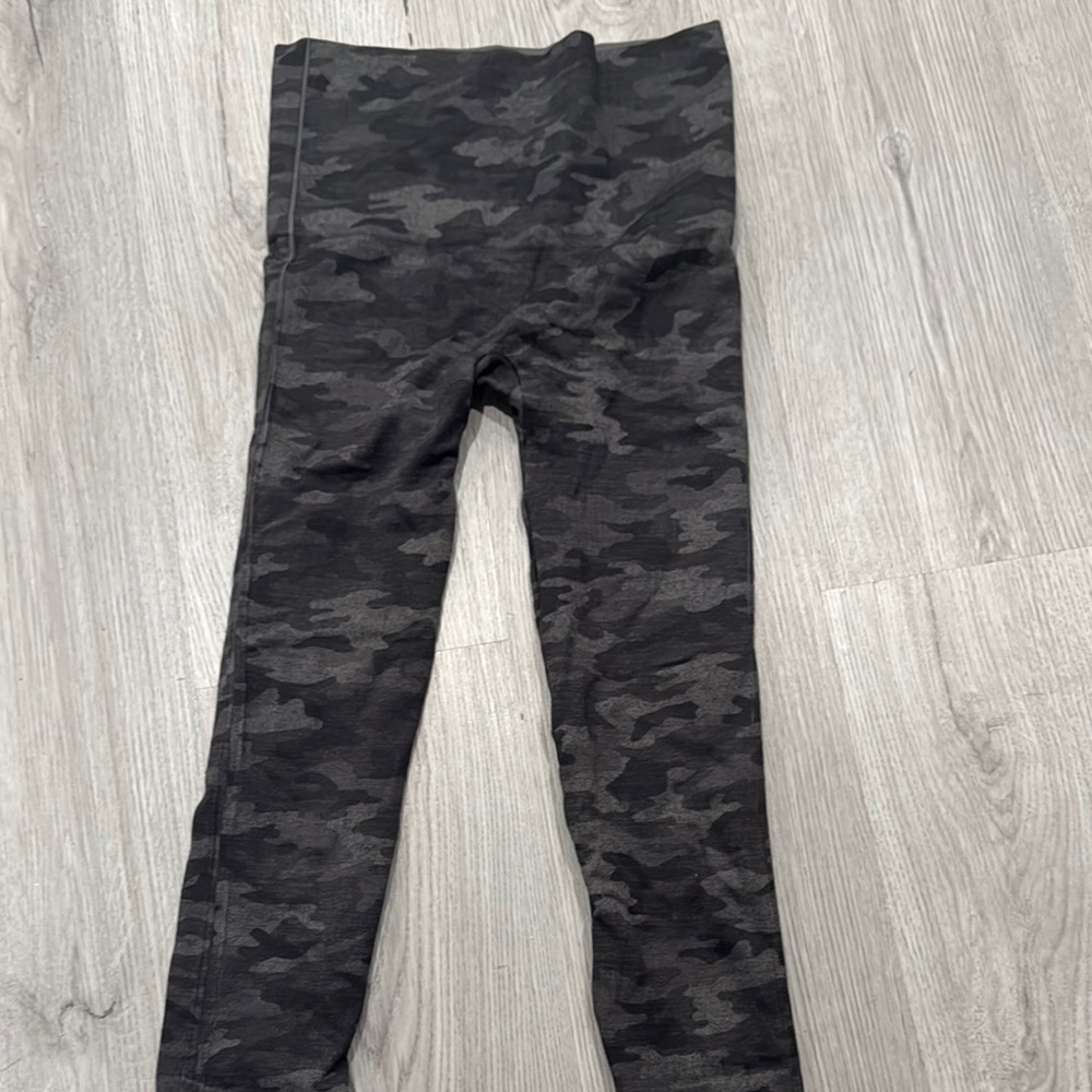 SPANX Black and Gray Camouflage Leggings High Waist